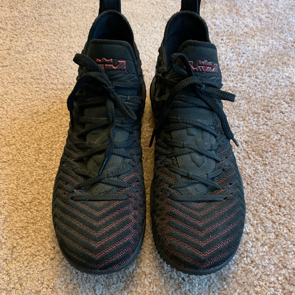 Lebron James 16 Nike size US10.5